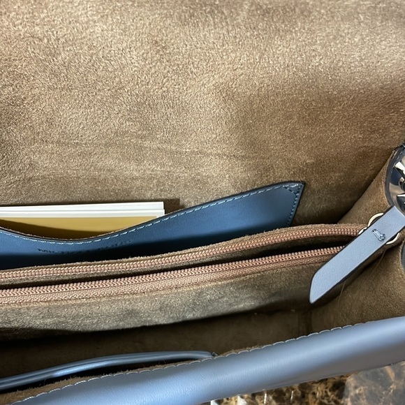 MICHAEL KORS 💙 Greenwich Medium Studded Saffiano Leather Shoulder Bag - Picture 8 of 14